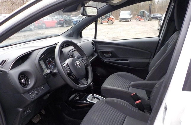 Toyota Yaris cena 32900 przebieg: 49871, rok produkcji 2019 z Stąporków małe 436